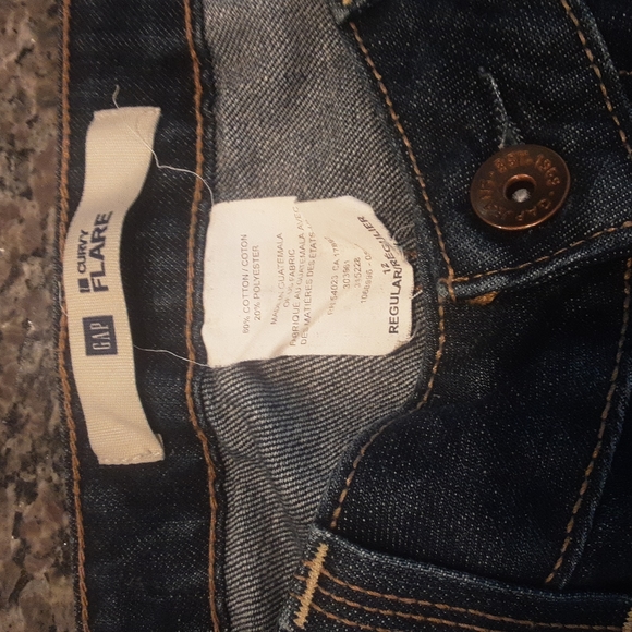 Gap Curvy Flare Jeans - Picture 3 of 5